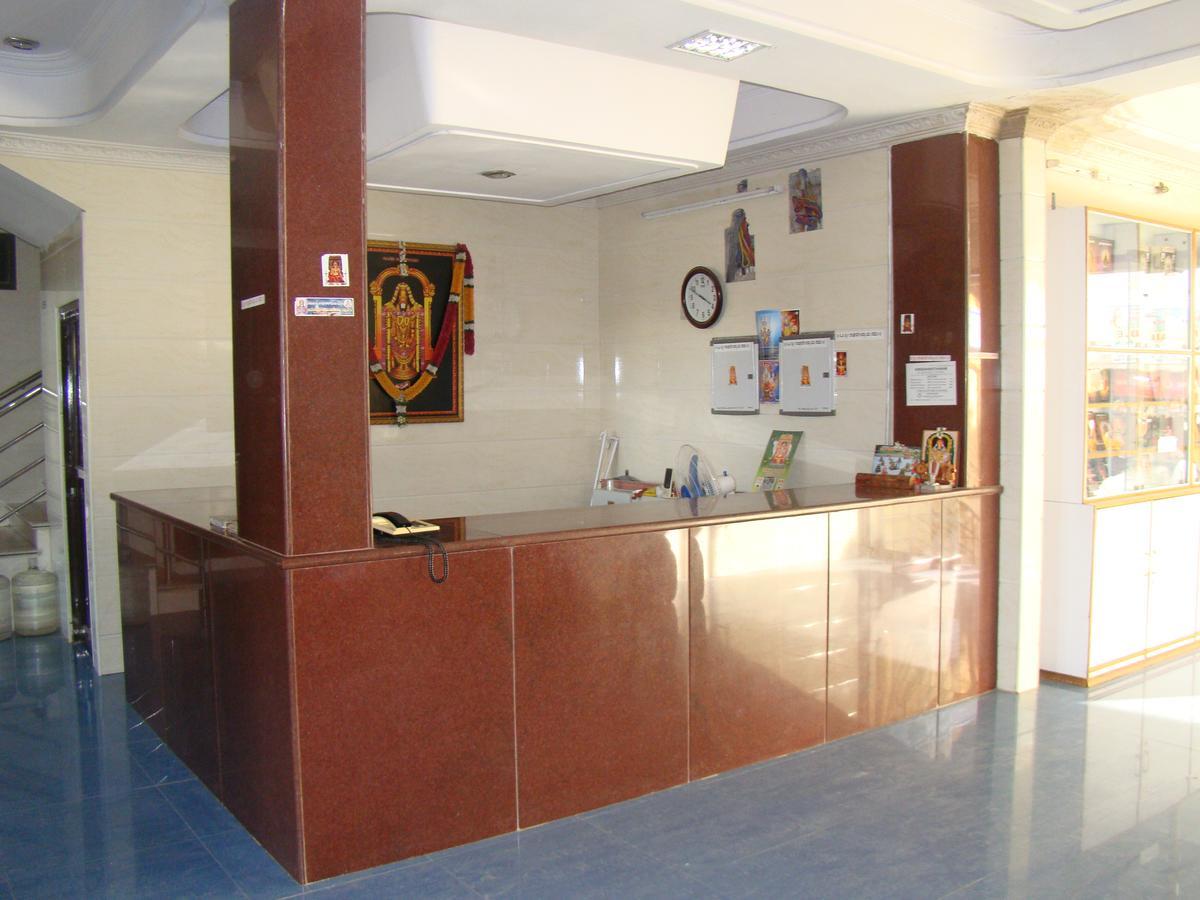 Sreeniketanam Lodge Mādhavaram Exterior photo